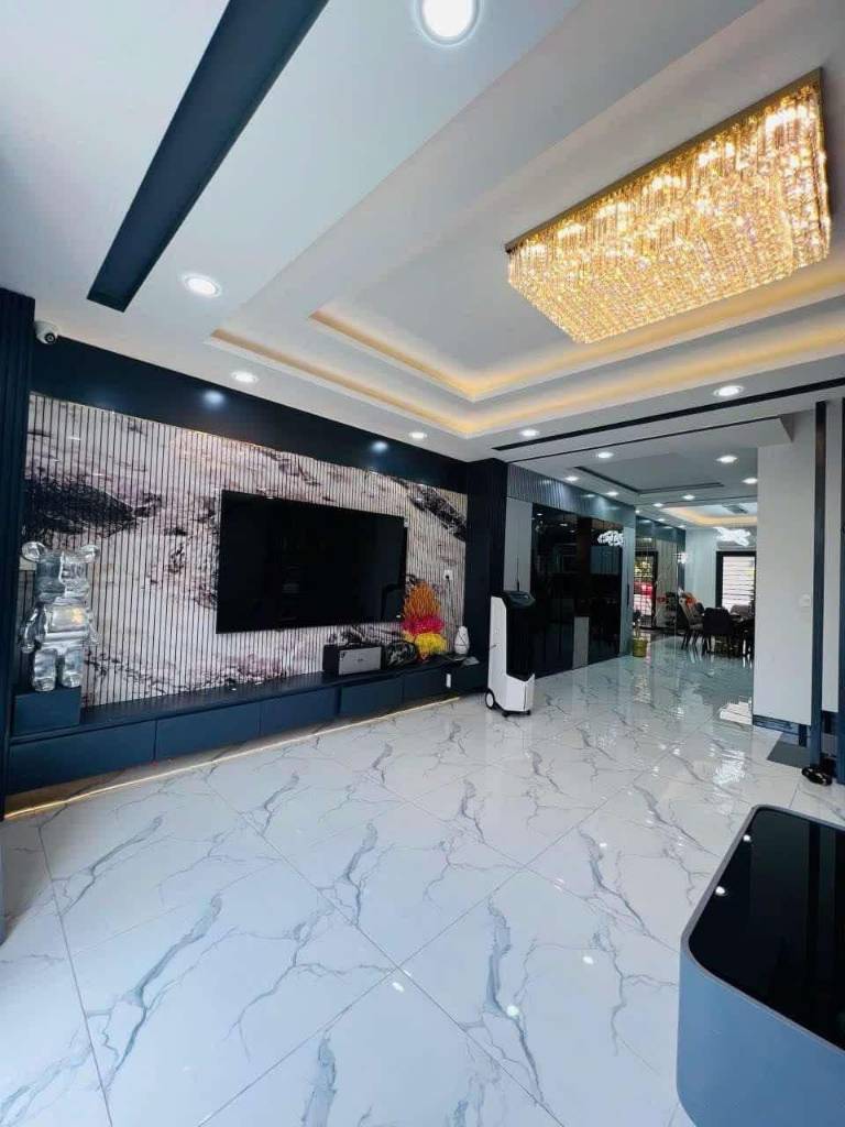 Bán nhà Quận Bình Tân, chủ định cư bán gấp nhà hai mặt hẻm xe hơi, có thang máy riêng 11.5 tỷ